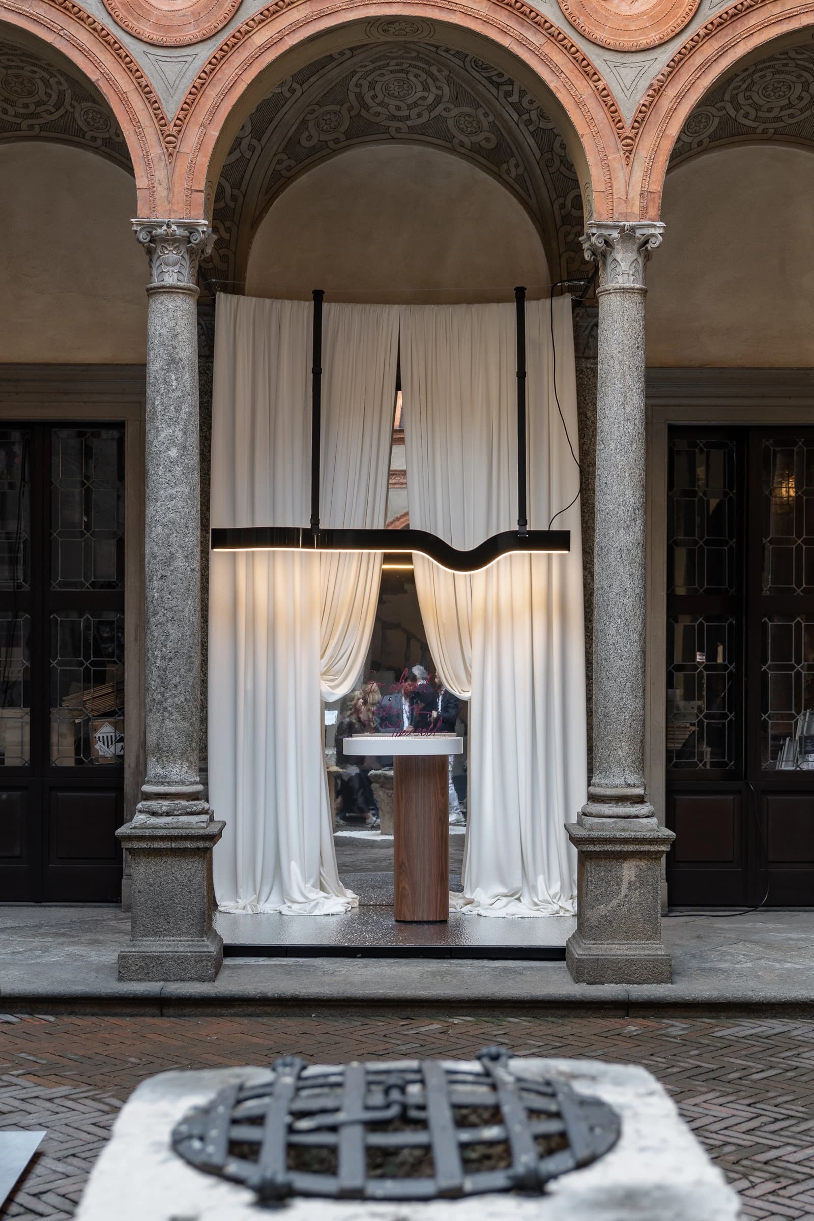 ROOMSTUDIO НА СЦЕНАТА НА MILAN DESIGN WEEK 2026 – БЪЛГАРСКИ ДИЗАЙН В ПРОЕКТА DOPIR — кадър 4