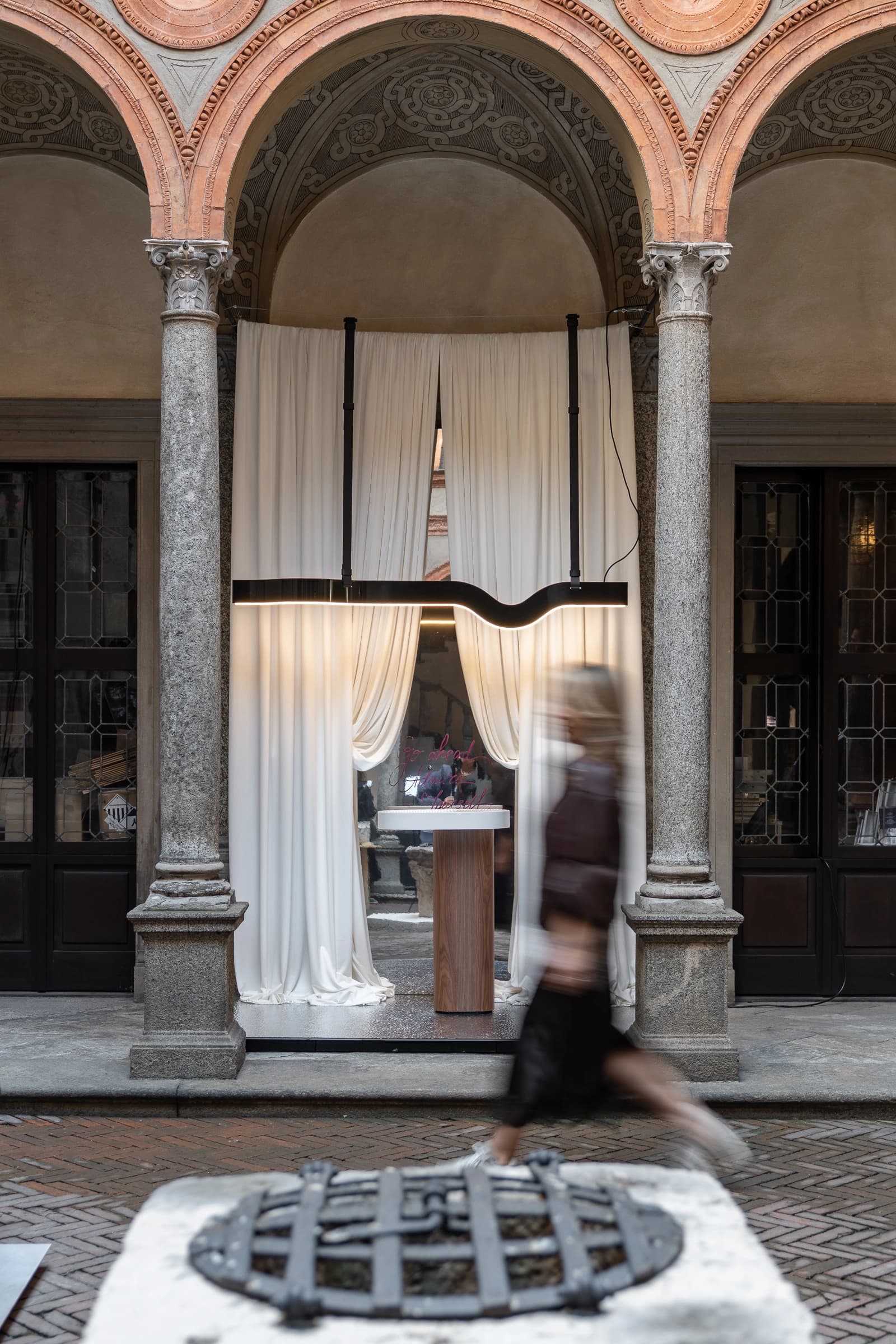ROOMSTUDIO НА СЦЕНАТА НА MILAN DESIGN WEEK 2026 – БЪЛГАРСКИ ДИЗАЙН В ПРОЕКТА DOPIR — кадър 3