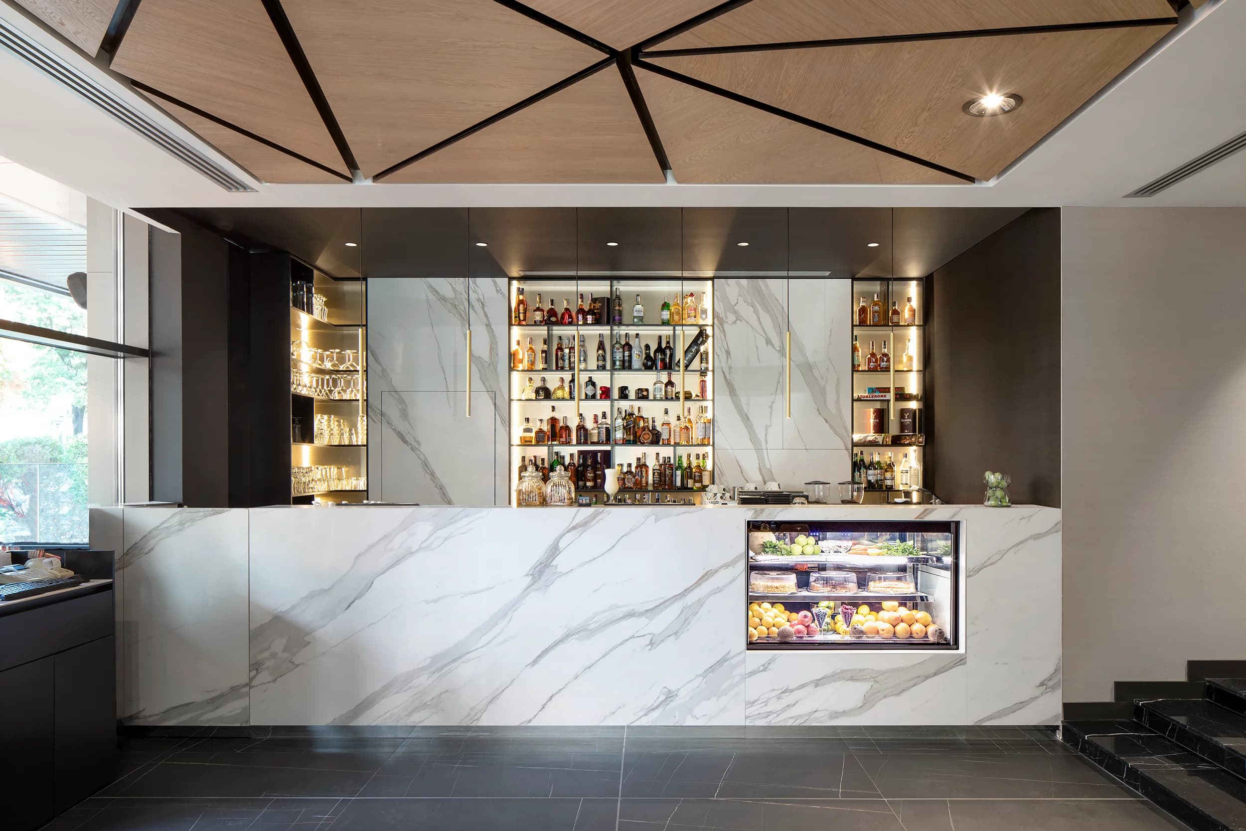 Интериорен проект Lobby bar - Hotel Bulgaria в Бургас — ROOMSTUDIO — изображение 6